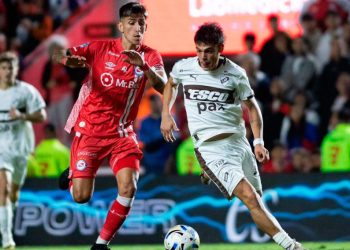 Argentinos se quedó con el clásico ante Platense en La Paternal