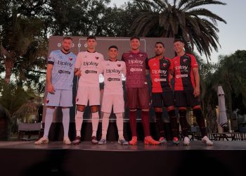 Colón presentó su nueva indumentaria para la temporada 2026