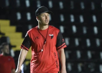 Israel Damonte vuelve a dirigir en el fútbol argentino