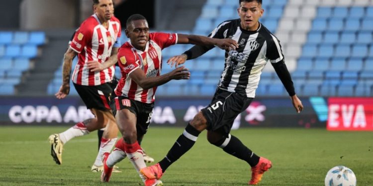 Estudiantes quiere arrimarse a la cima ante Central Córdoba
