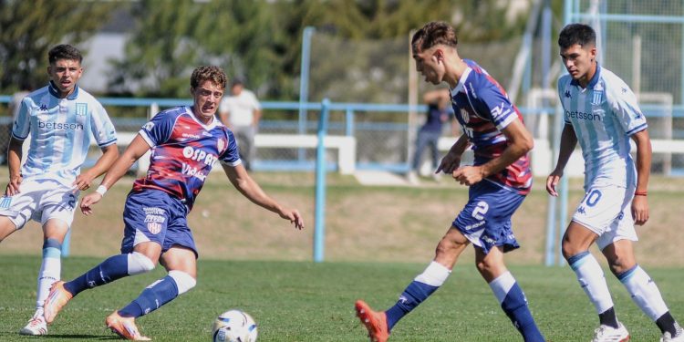 Agónica igualdad de la reserva de Unión ante Racing