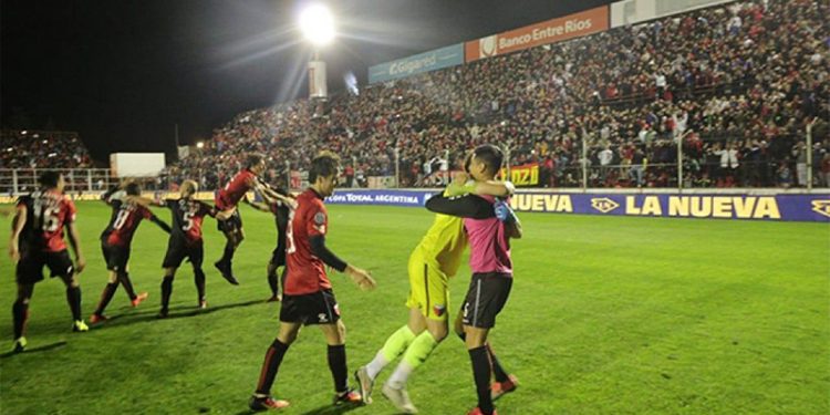 Colón llevará hinchas visitantes ante Patronato