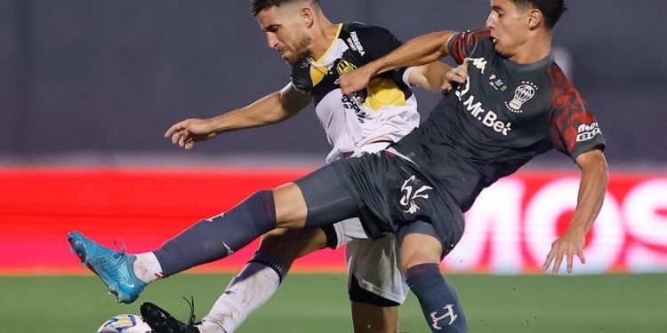 Huracán eliminó a Olimpo