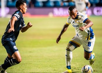 Independiente Rivadavia venció a Central y se mantiene en lo más alto