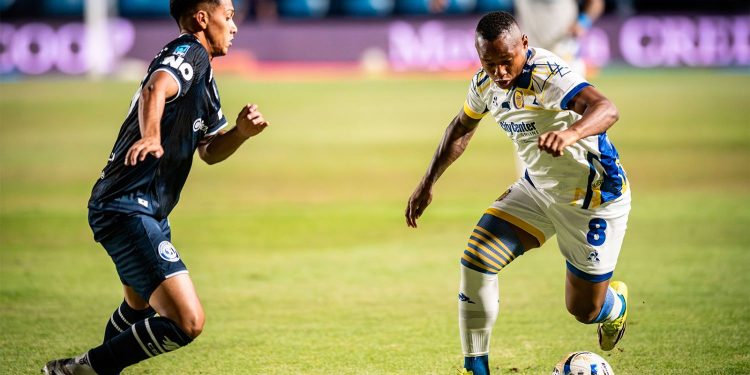 Independiente Rivadavia venció a Central y se mantiene en lo más alto