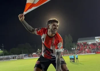 A los 40 años, un ex Colón busca hacer historia con su equipo de origen