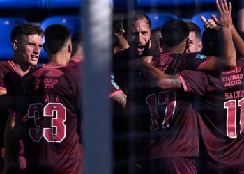 Lanús le sacó el invicto a Vélez en Liniers