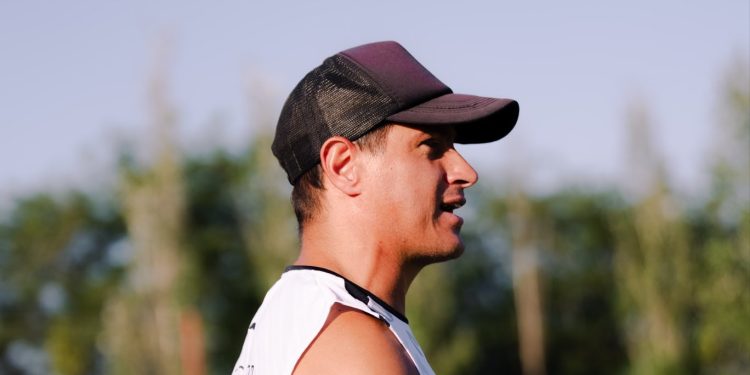 Medrán probó variantes en el once de Colón para recibir a Acassuso