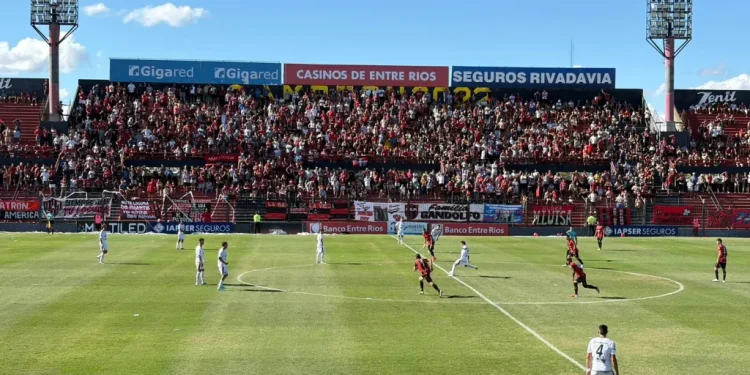 Lago y Bonansea marcan la diferencia: Colón le gana a Patronato