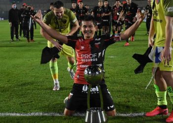 «Simplemente gracias»: Se retira el capitán del Colón campeón