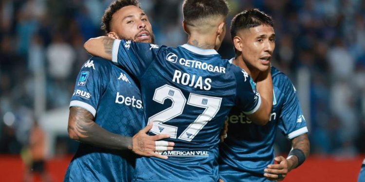 Racing volvió al triunfo con una goleada en Tucumán