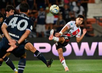 River comenzó la era post Gallardo con un empate en Mendoza