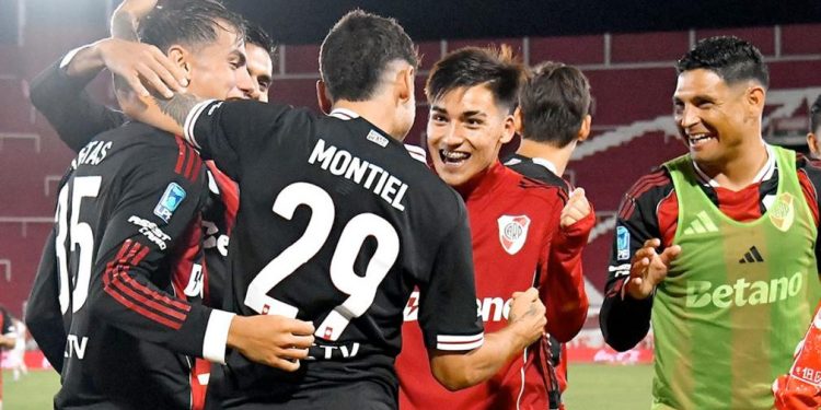 El River de Coudet enfrenta a Sarmiento en el Monumental