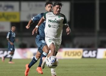 Racing y Sarmiento, a mano en Junín