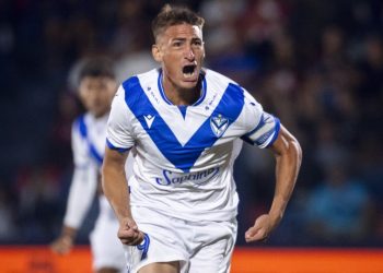 Vélez rescató un empate ante Tigre y sigue solo en la punta