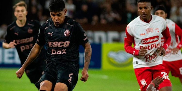 Platense sumó otro histórico triunfo ante Independiente Santa Fe