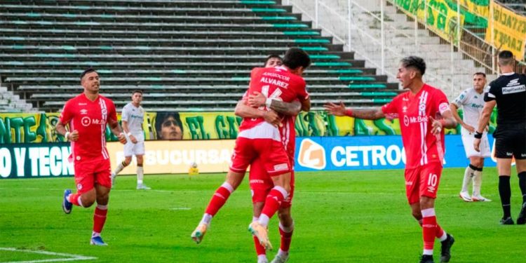 Argentinos venció a Aldosivi y le amargó el debut a Damonte