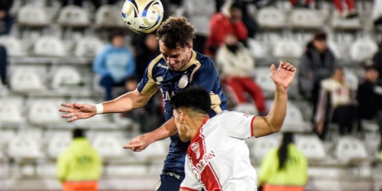 Argentinos se lo dio vuelta a Huracán y quedó como escolta junto a River