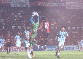 ST: Colón vence a Racing (C) 1 a 0 gol de Lago de penal