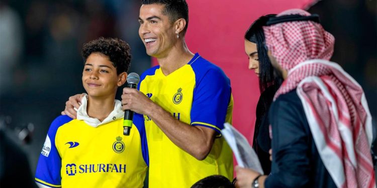 Cristiano podría compartir equipo con su hijo en Al Nassr