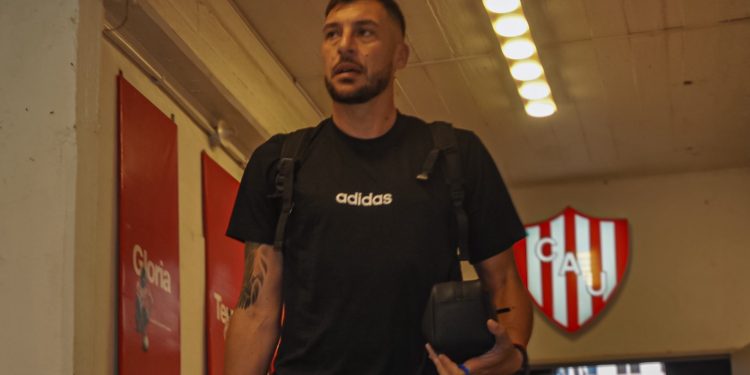 Tras la derrota ante Unión, Riestra despidió a su entrenador