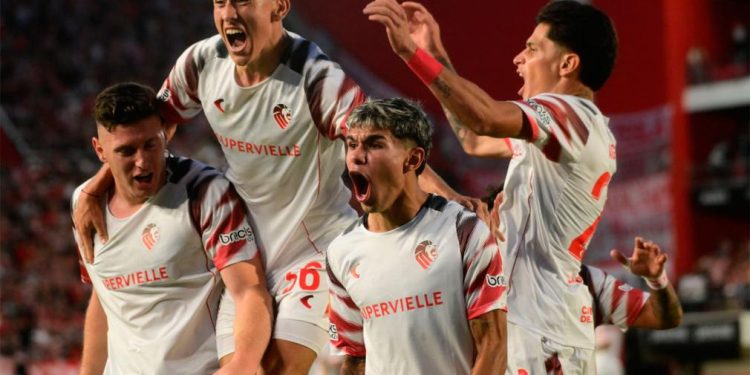 Estudiantes enfrenta a Cusco buscando su primera victoria en la Libertadores