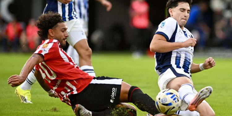Antes de visitar a Unión, Talleres empató ante Estudiantes en La Plata