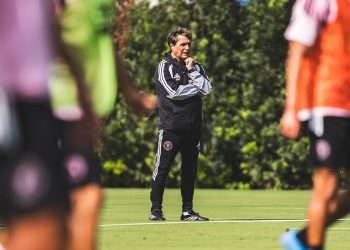 Ángel Guillermo Hoyos será el entrenador interino de Messi en Inter Miami