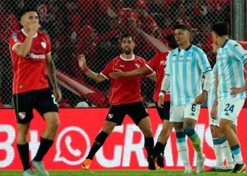Independiente le ganó un clásico caliente a Racing: “Maravilla” picó un penal y lo erró