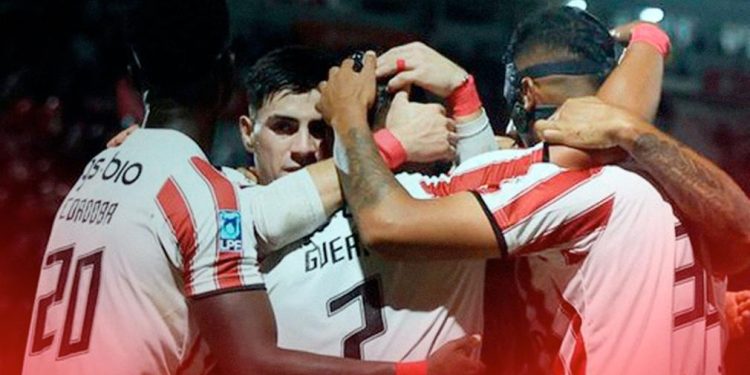 Instituto le sacó el invicto a Defensa y Justicia