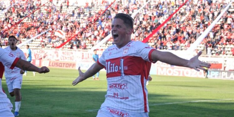 Colón tiene compañía en la cima: ganó Morón su partido