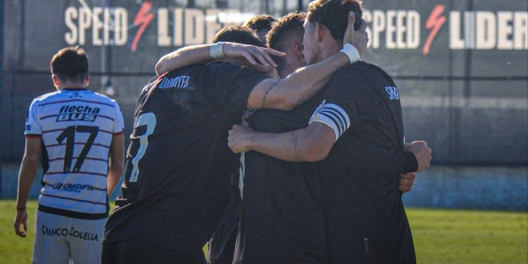 Colón no pasó del empate con Riestra en Reserva