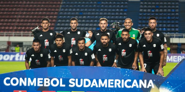 Deportivo Riestra empató sin goles con Palestino en su debut en la Copa Sudamericana