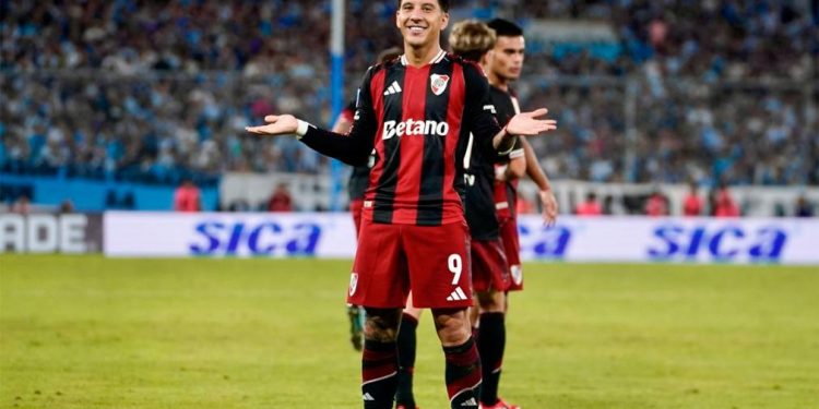 River le ganó a Racing en Avellaneda y estiró su buen momento