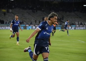 Talleres venció a Riestra en un duelo demorado por lluvia y se acerca a octavos