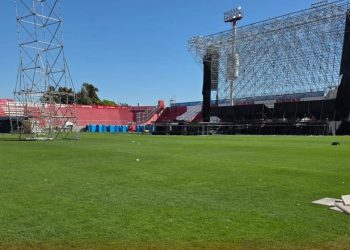 Así quedó el césped del 15 de abril luego del recital de Tan Biónica