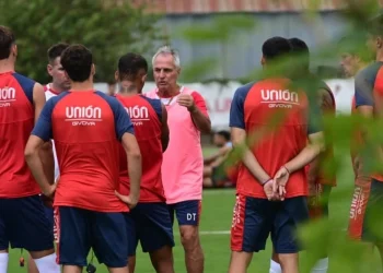 Unión: Un titular ante Vélez quedó descartado por un desgarro