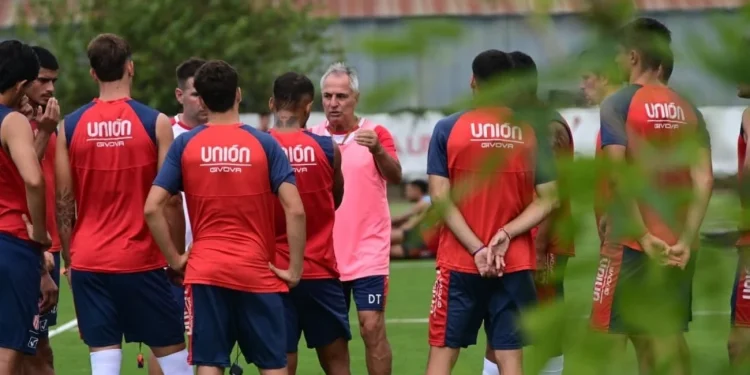 Unión: Un titular ante Vélez quedó descartado por un desgarro