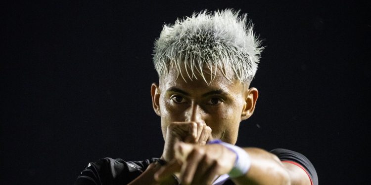 Vélez goleó a Deportivo Armenio y avanzó a 16avos de final de la Copa Argentina 2026