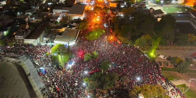 Colón recibe sus 121 años con una gran fiesta en el Centenario