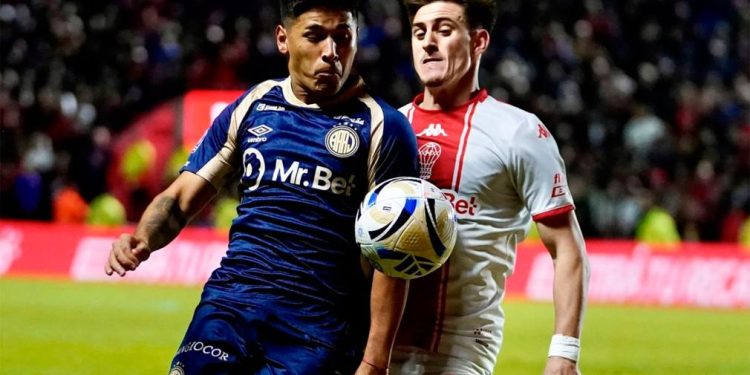 En el alargue, Argentinos venció a Huracán y se metió en semis