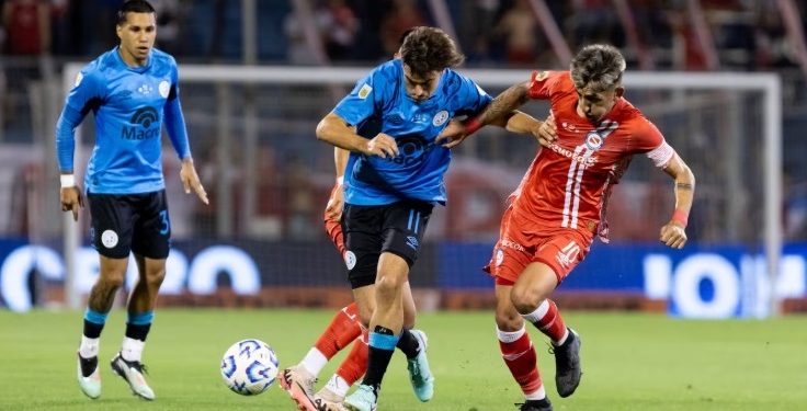 Argentinos recibe a Belgrano por un lugar en la final: espera River