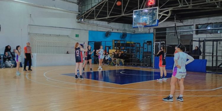 Femenino: República superó a CUST en el inicio de la Fecha 6