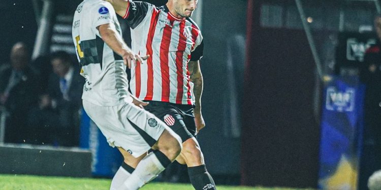 Barracas lo perdió en el final ante Olimpia y se complicó en la Copa Sudamericana