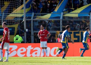 Central se lo dio vuelta a Independiente y jugará cuartos del Apertura