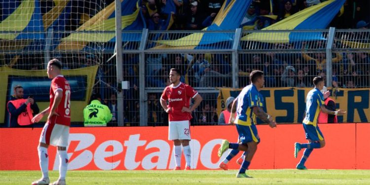 Central se lo dio vuelta a Independiente y jugará cuartos del Apertura