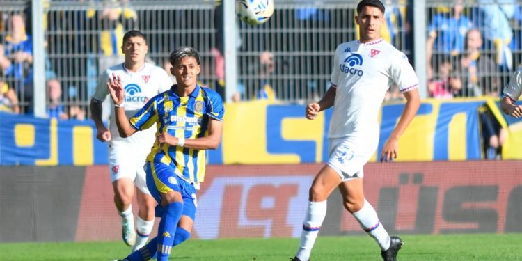 Central cerró la fase regular con un empate ante Tigre que se quedó sin chances