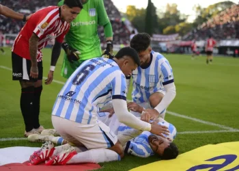 Se confirmó la grave lesión del ex Colón, Alan Forneris