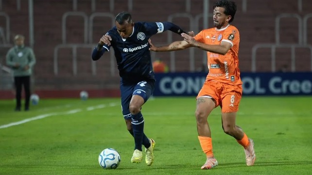 Con el primer puesto asegurado, Independiente Rivadavia visita a La Guaira