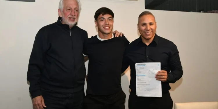 Lago renovó contrato con Colón y se terminó una larga novela